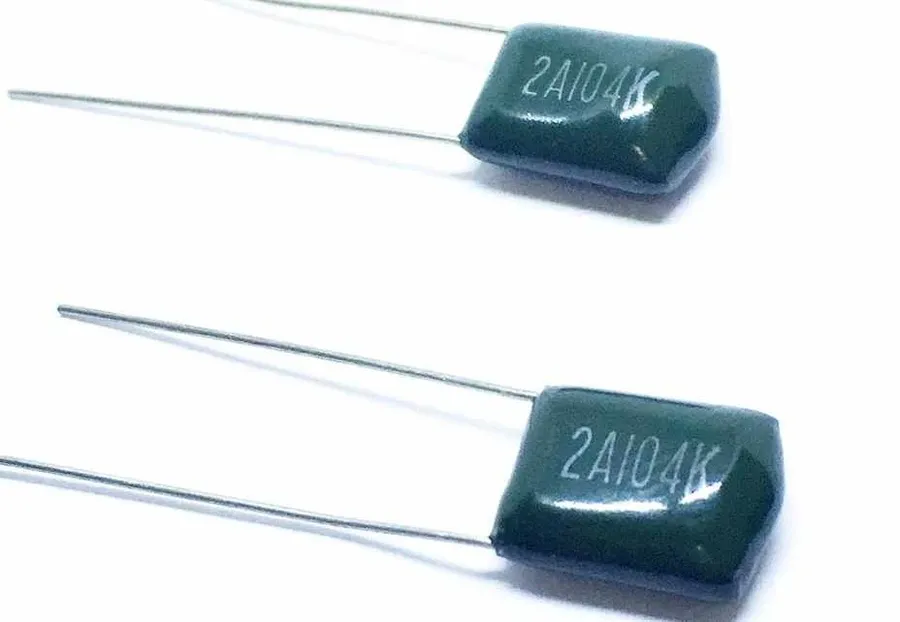 A comparison of 1nF and 100nF capacitors.
