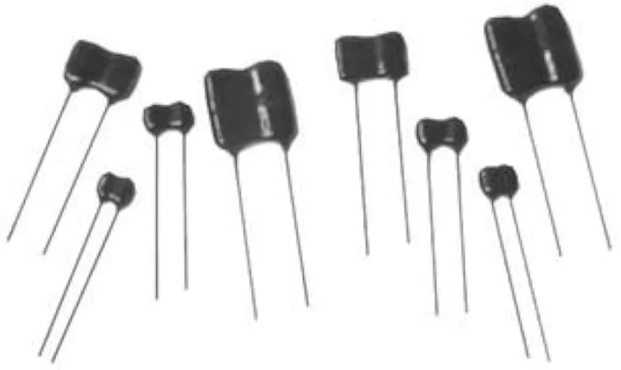 A side-by-side view of silver mica and ceramic capacitors.