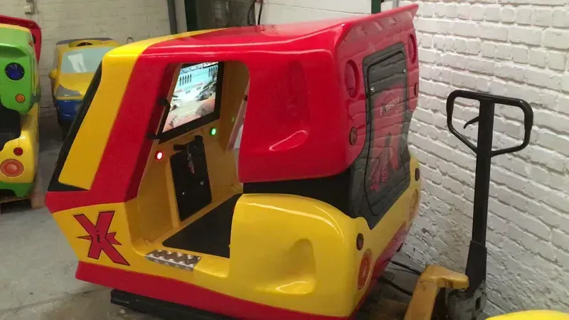 Hardware components of a shared kiddie ride