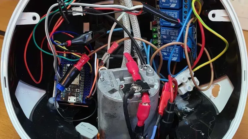 Internal components of a smart coffee machine