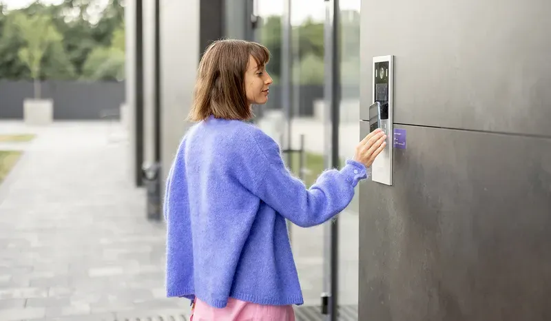 Smart access control system at a gym entrance