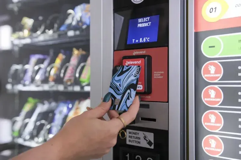 Secure payment module in a vending machine