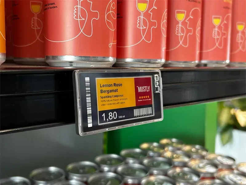 Electronic label vending machine in a warehouse