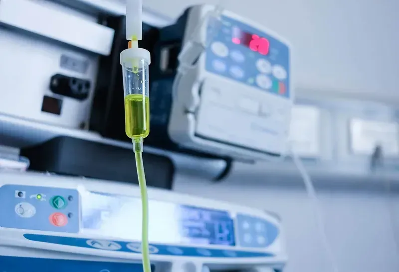 An infusion pump precisely delivering fluid