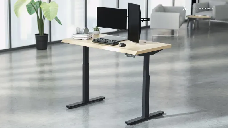 Motorized adjustment mechanism in smart furniture