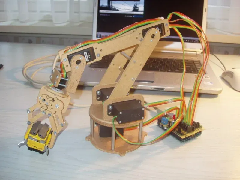 Robotic Arm PCB Project