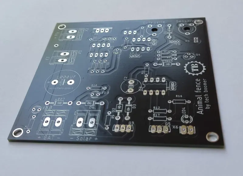 PCB used in electronic fence control
